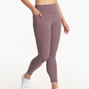 Vuori studio pocket leggings size medium